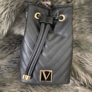Victoria’s Secret “perfume bag” multi use wrist carry with chain NWT